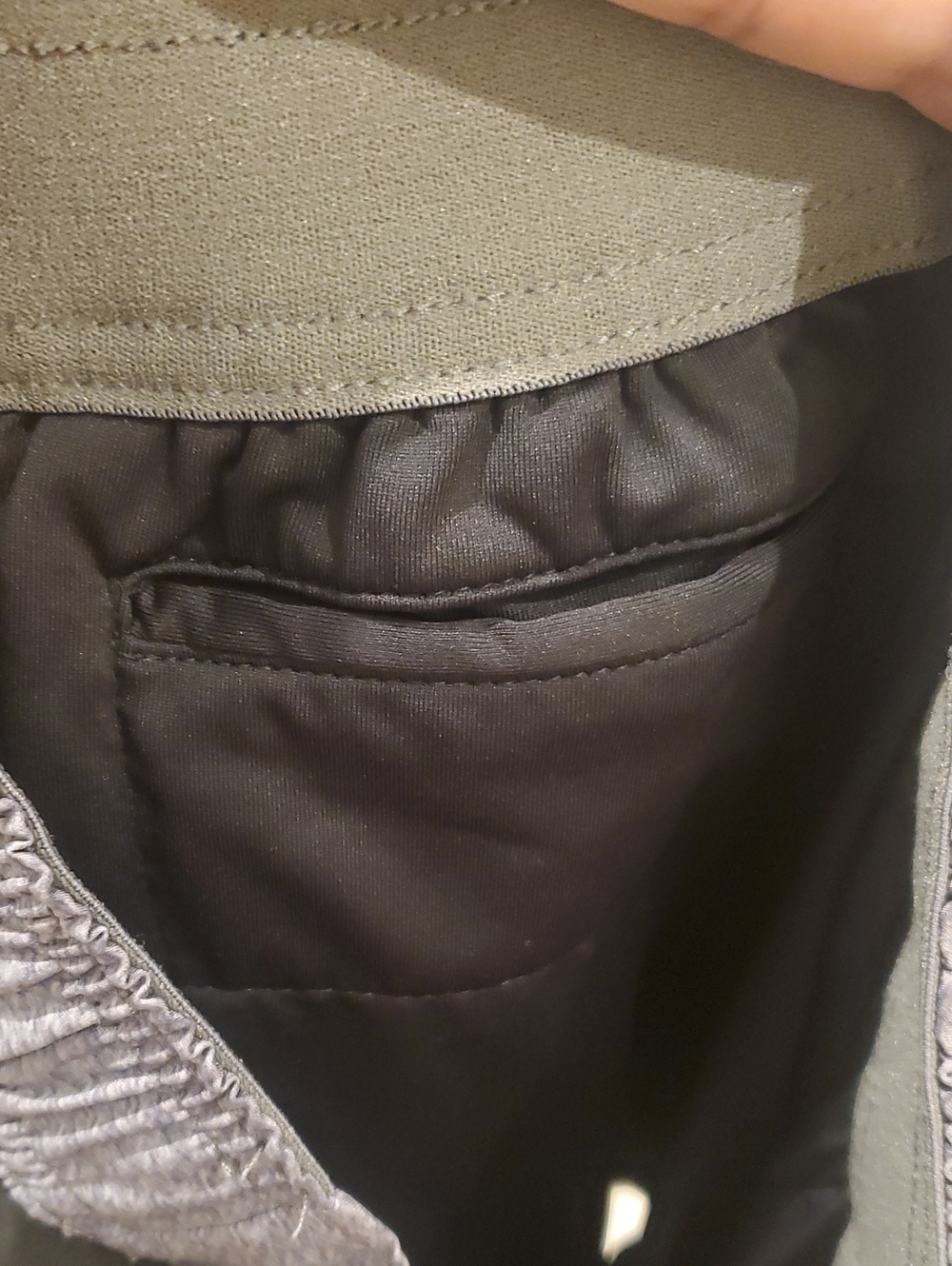 Vuori Black Athletic Shorts with Heathered Gray Waistband and Back Pocket - Picture 5 of 6